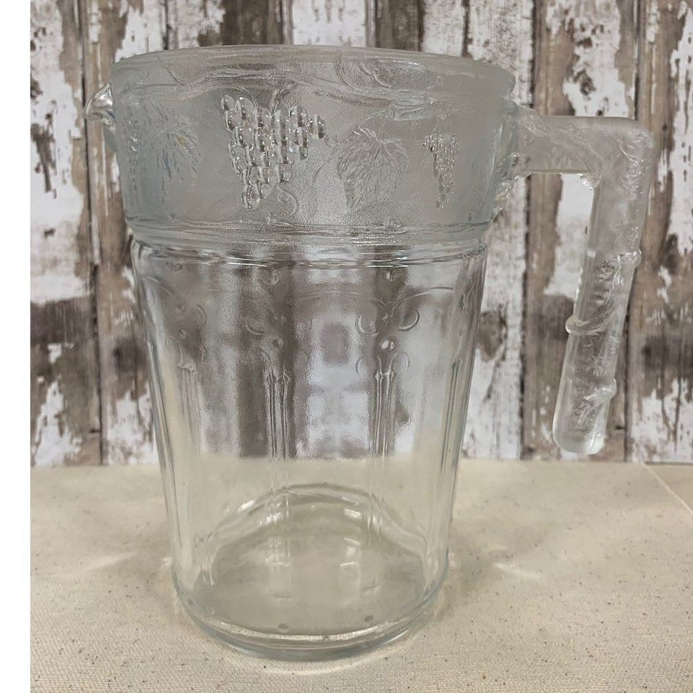 𝅺Vintage French Pressed Glass Clear Pitcher
